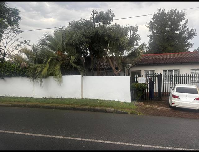 20M² MEDICAL SUITE TO LET IN ORANGE GROVE